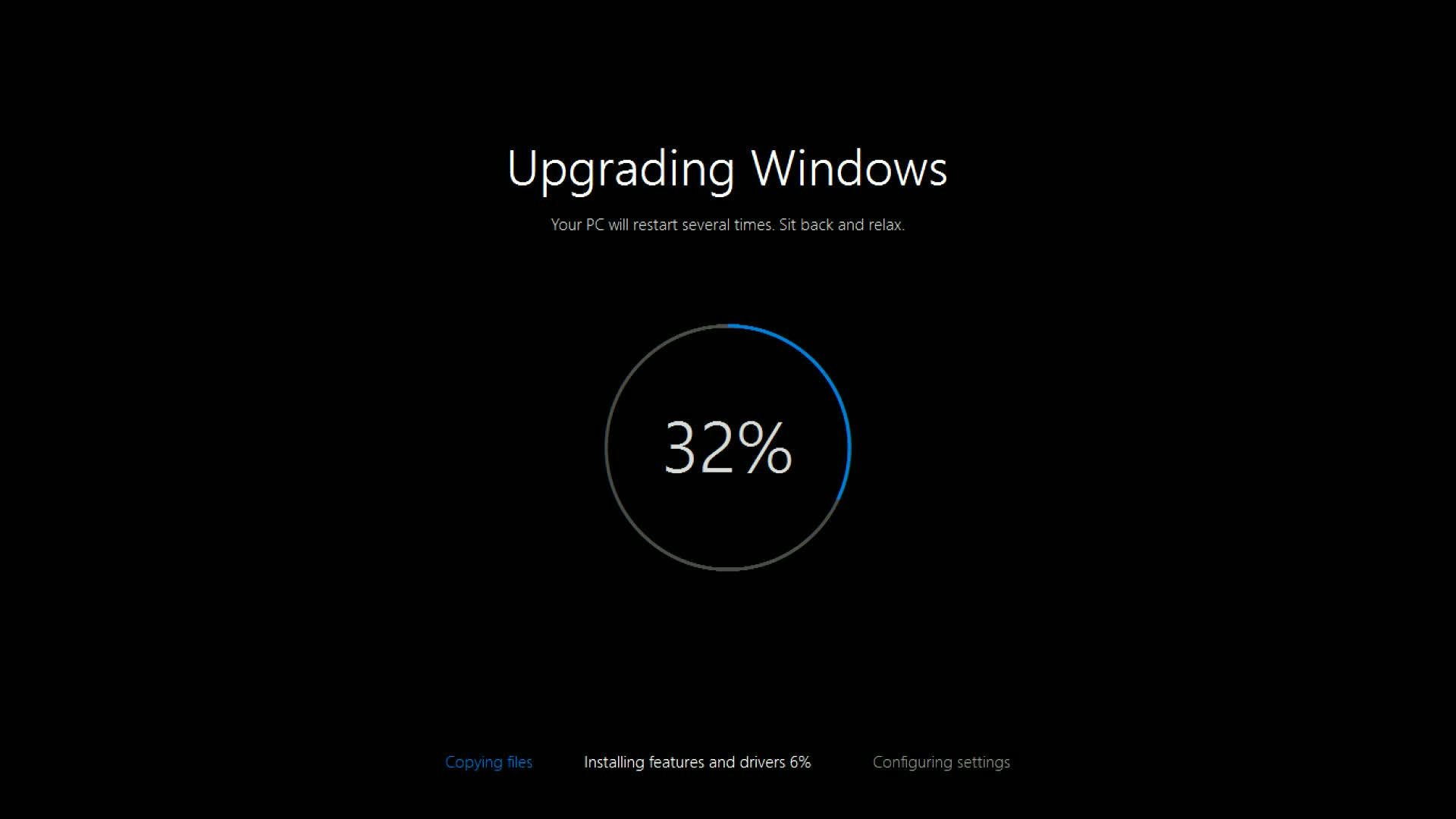 Loading windows 10. Обновление Windows. Обновление Windows 10. Загрузка виндовс 10. Фото обновления виндовс 10.